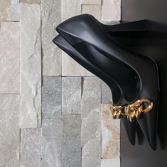 Versace Medusa Embellished Leather Pumps - Picture 7 of 12